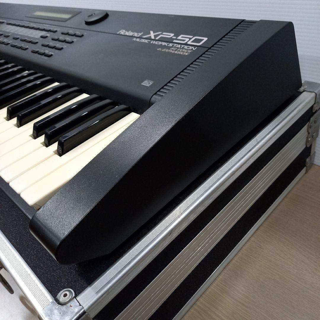 ジャンク Roland シンセサイザー XP-50 ハードケース付 ローランド