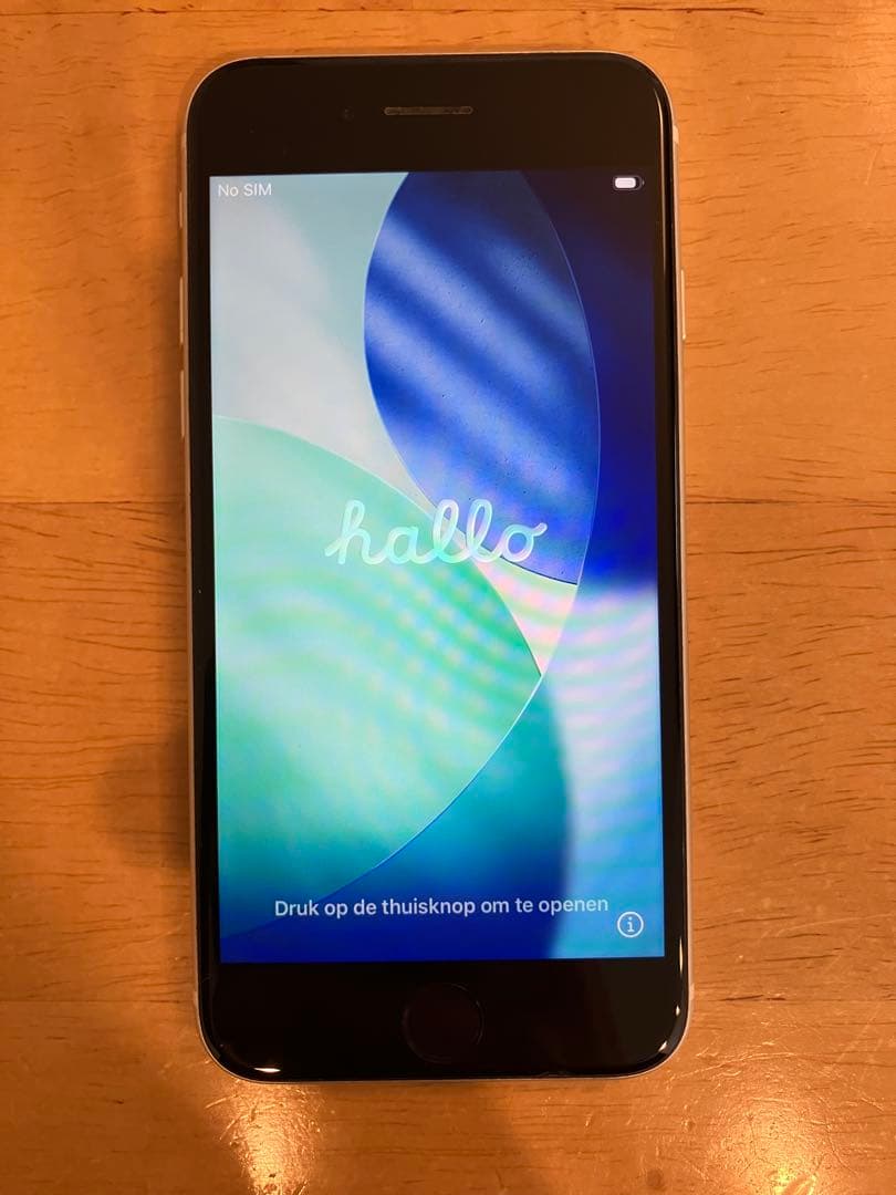 た*け様 【ジャンク品】iPhone SE 第3世代 64GB ホワイト ジャンク品扱い》docomo MMYD3J/A Apple iPhone SE 第3世代 64GB