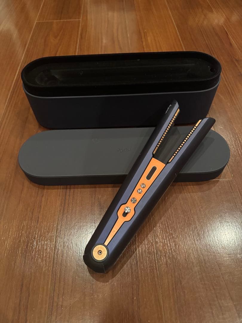 Dyson ヘアアイロン ネイビーオレンジ 付属品あり Dyson Corrale™ ダークブルー／コッパー 収納ボックス付き (HS03 DBBC BX)