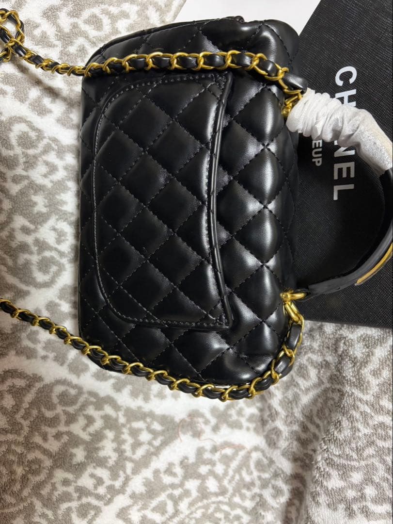 CHANEL MAKEUP ハンドルゴールドプレート キルティング バッグ - メルカリ