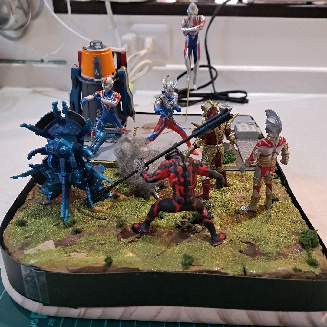 ジオラマ ウルトラマン コスモス・ゼロ・ダイナ - メルカリ