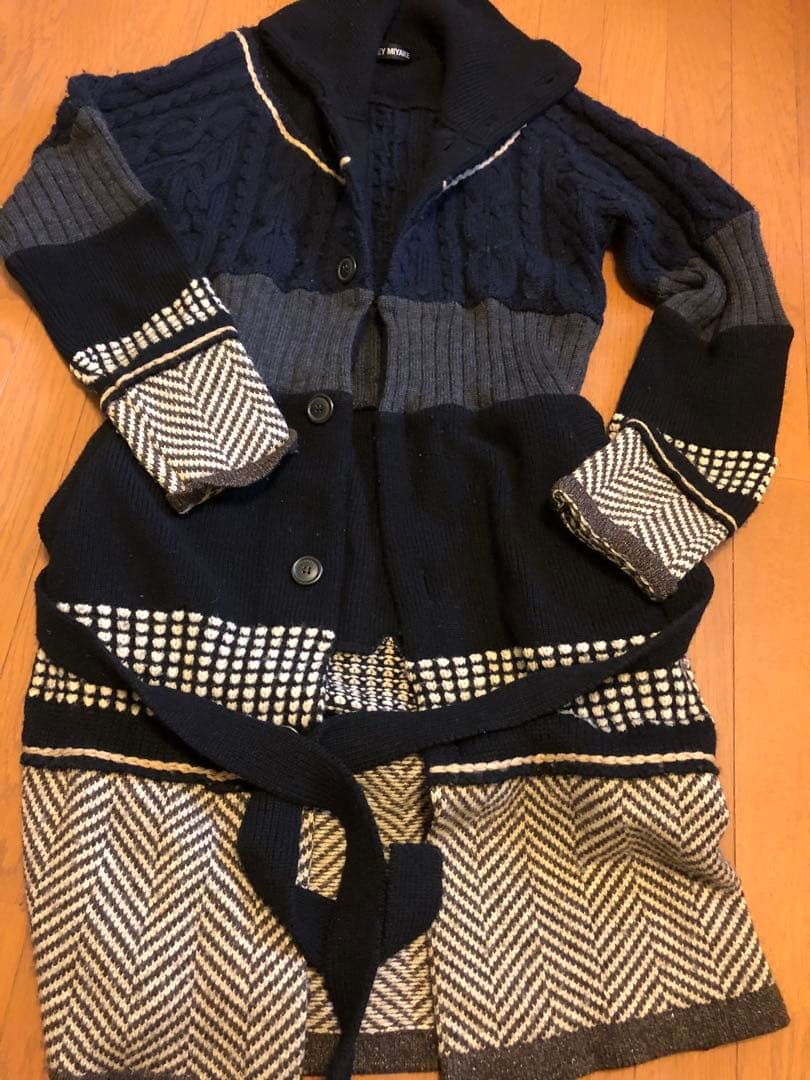 イッセイミヤケ イッセイ ミヤケ ウオッチ「1/6(ワンシックス)」レトロな秤をイメージ