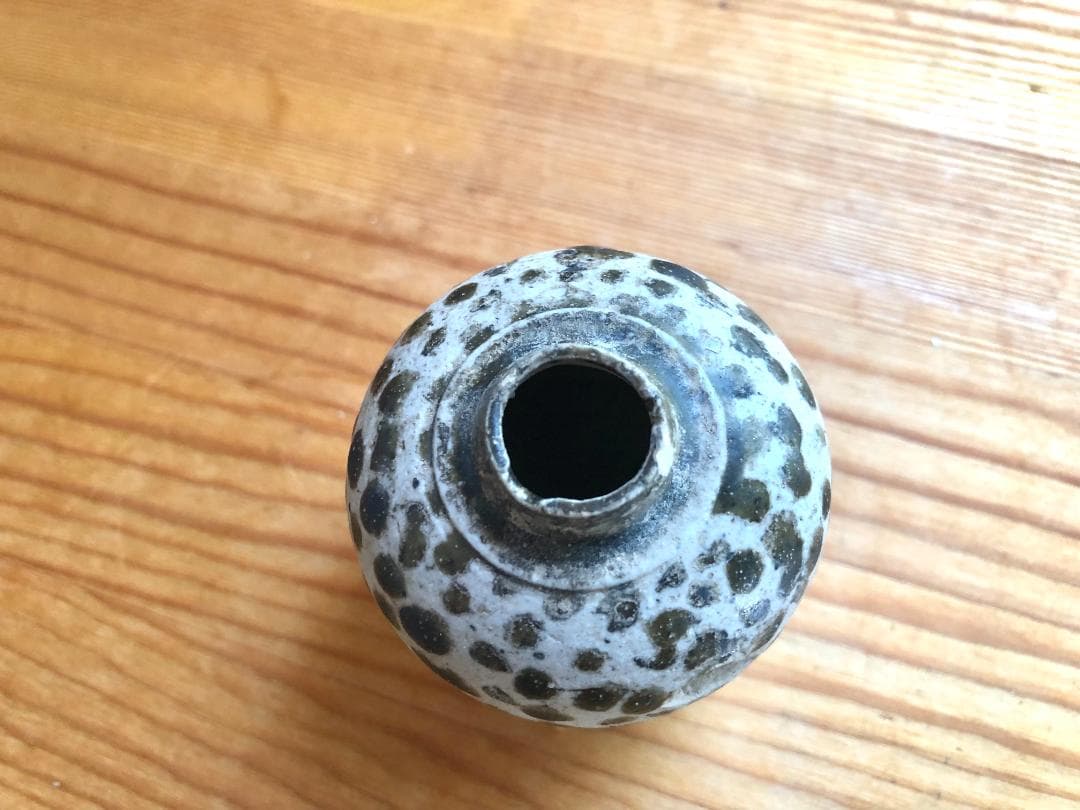 タイ・骨董】宋胡録（スンコロク）白釉斑紋 小壺（1301年~1600年）