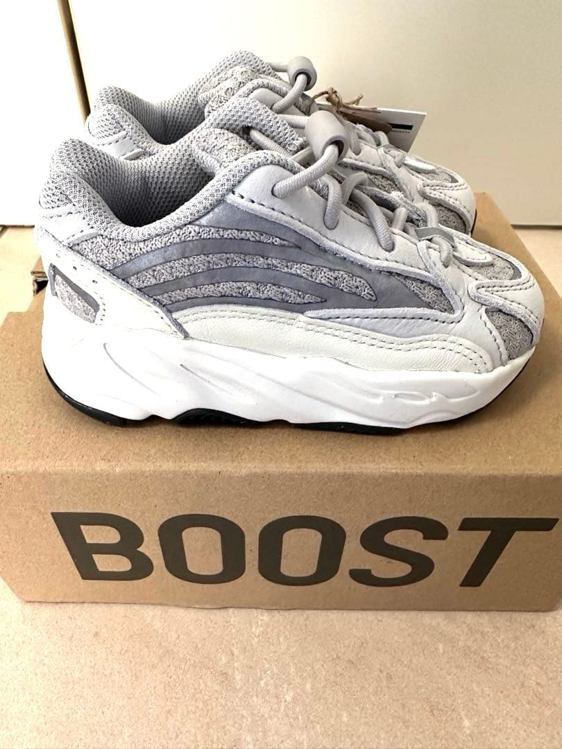 【新品未着用】YEEZY BOOST 700 V2 INFANT 14.0cm
