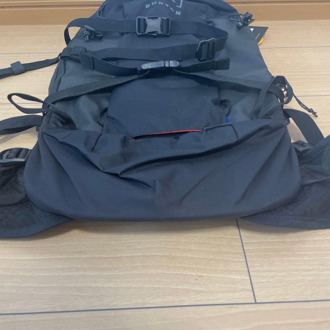 Burton【ak】 SURGENCE TOUR 18L - メルカリ