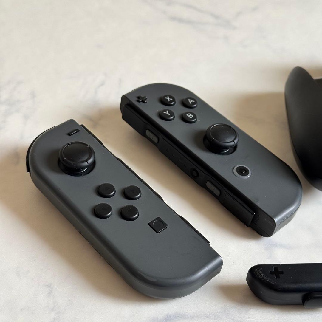 美品】Nintendo Switch 本体 グレー ジョイコン付き - メルカリ