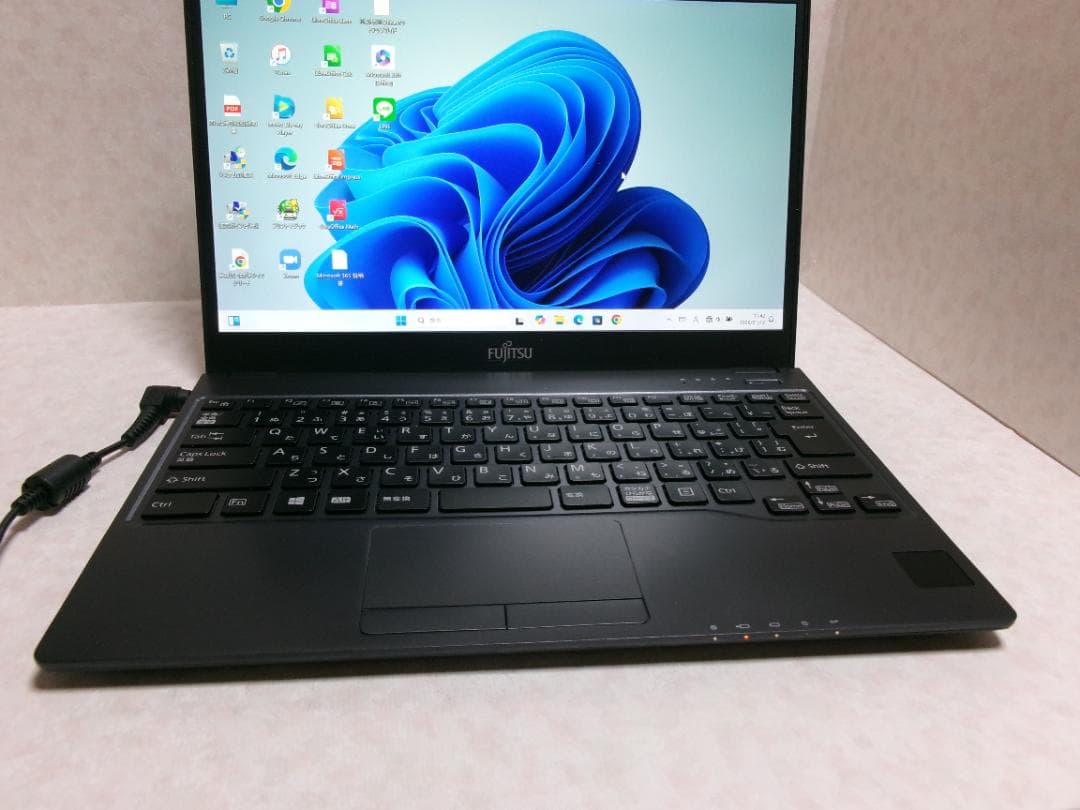 超美品 FMV LIFEBOOK C07007 高解像度 Win11 13.3型 - メルカリ