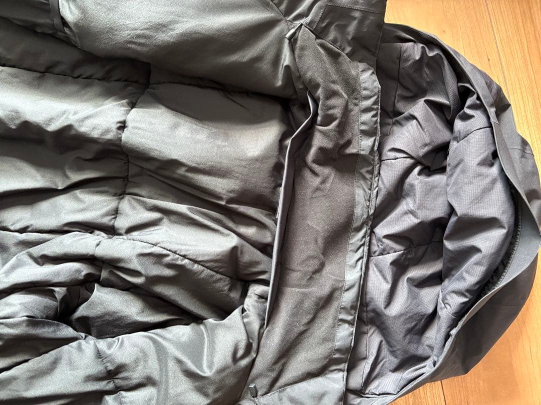 アークテリクス フィションsv ゴアテックスダウン インサレーテドBLACK