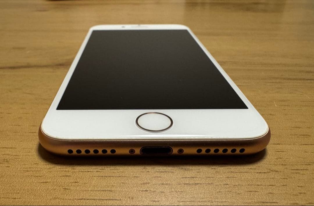 美品　Apple iPhone8 本体　箱付属品一部あり　64GB