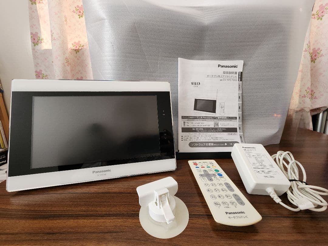 Panasonic ポータブル液晶テレビ SV-ME7000　 本体 リモコン付 VIERA Panasonic ビエラ ポータブル液晶テレビ 防水10V型 ピュア