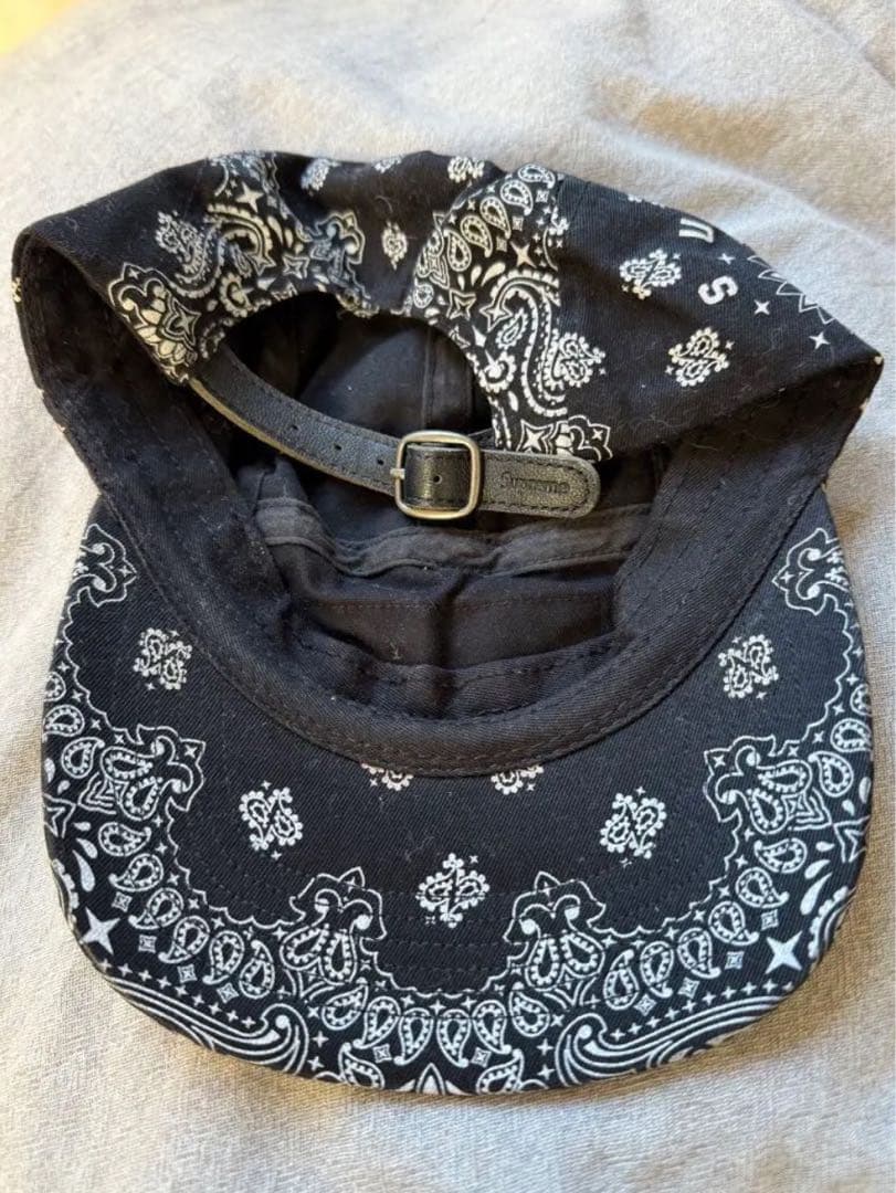 シュプリーム Supreme バンダナ柄キャップ - メルカリ