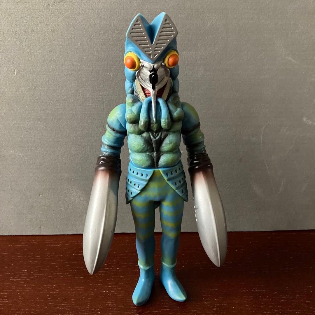 ウルトラ怪獣】 ソフビ バルタン星人 2004年 CHINA - メルカリ