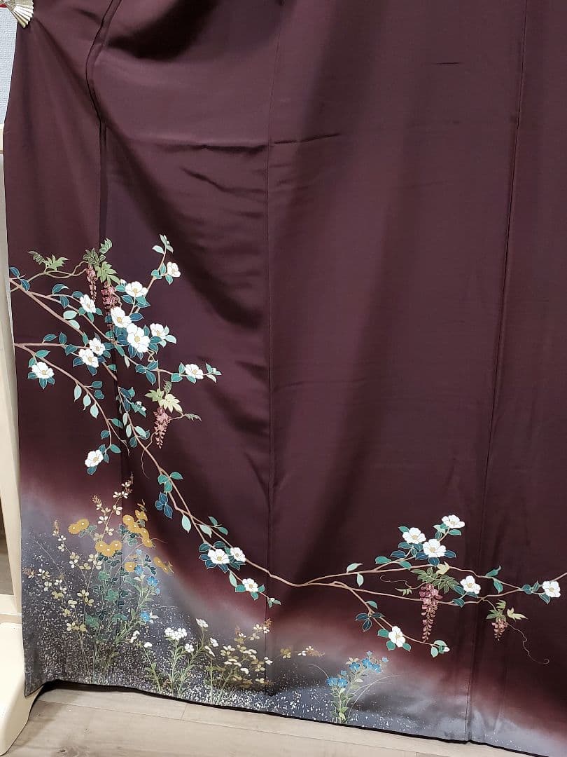 京友禅 椿と藤の花模様 染め 金彩 縮緬 黒鳶色 袷 正絹 訪問着 着物の