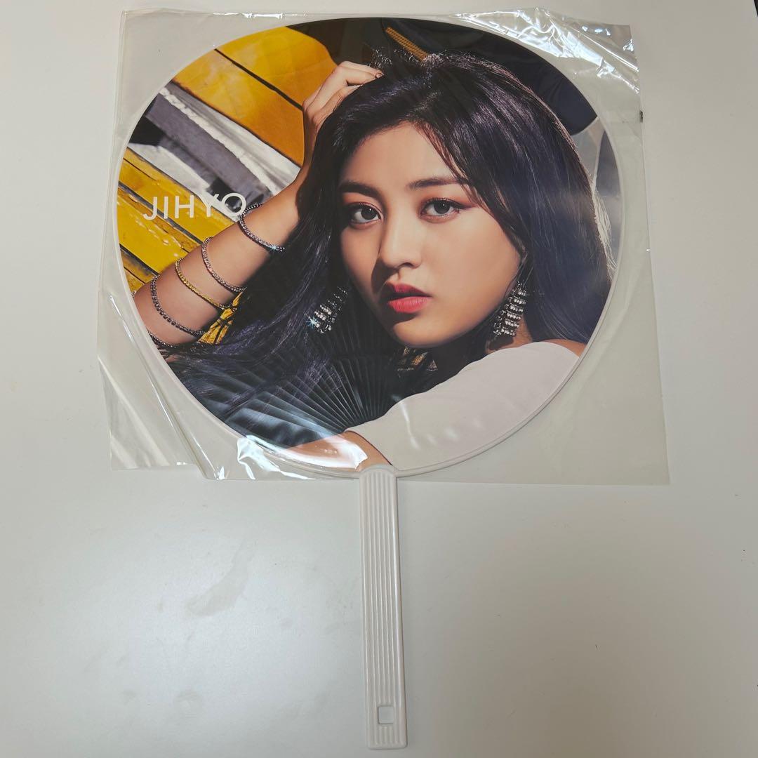 TWICE JIHYO うちわ BDZ ジヒョ - メルカリ