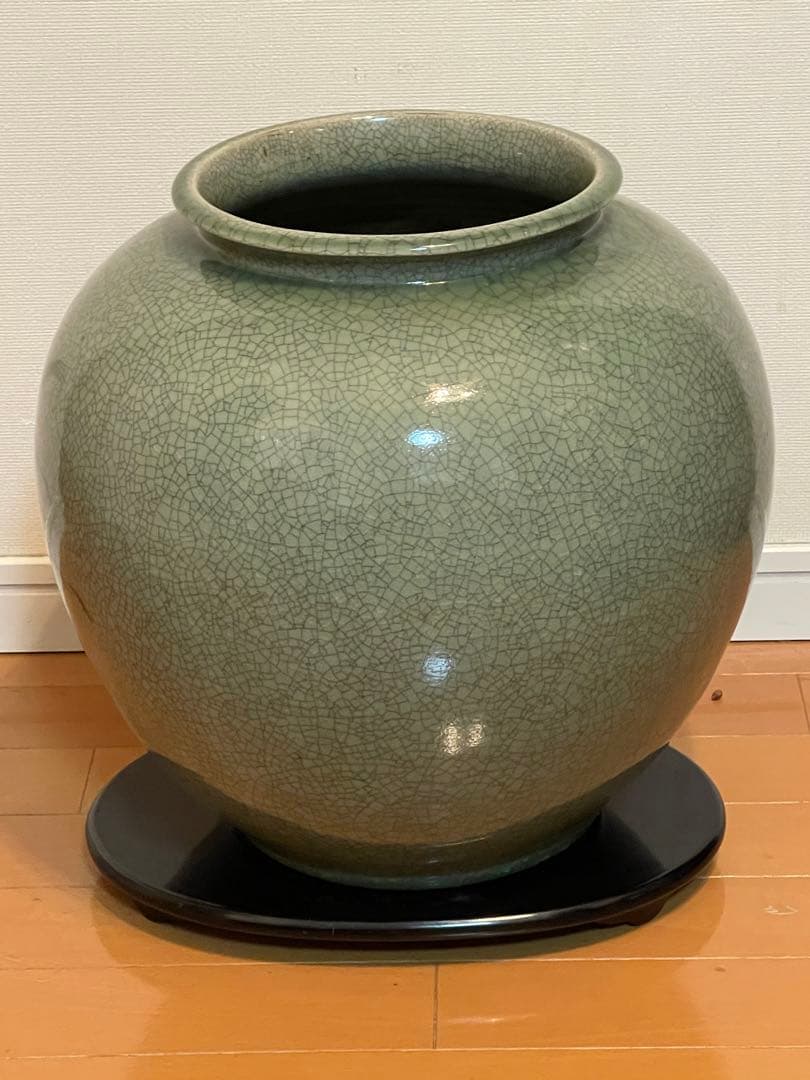 古い大堀相馬焼骨董希少品。特大，大形冰裂開片壺 描金