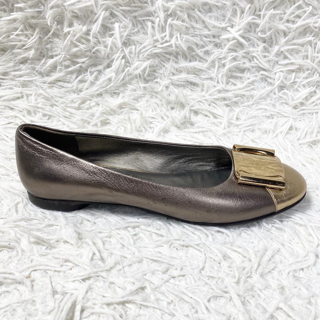フェラガモ フラットシューズ バレエシューズ ヴァラ シャンパン