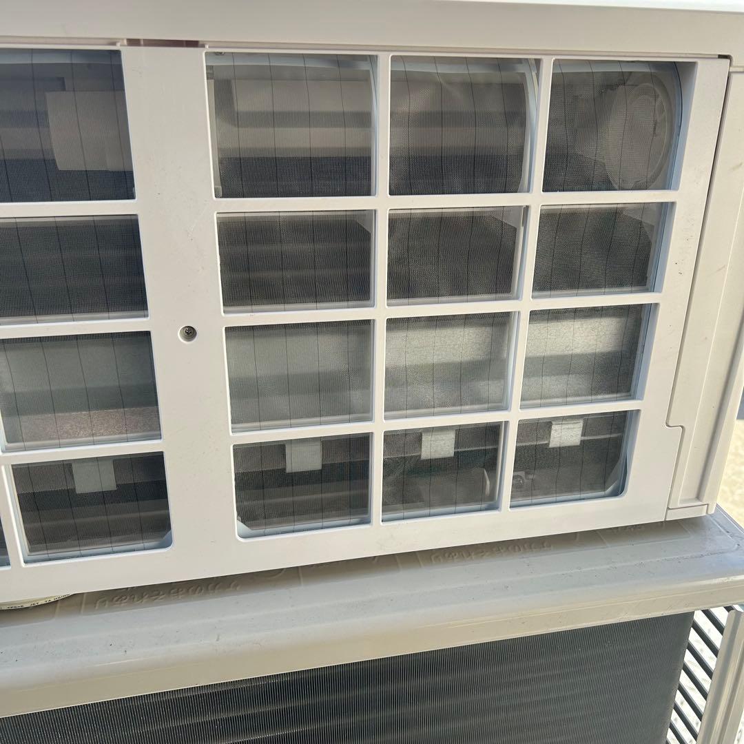 2022年製　富士通エアコン　AS-R222M-W 6〜8畳用　2.2kw