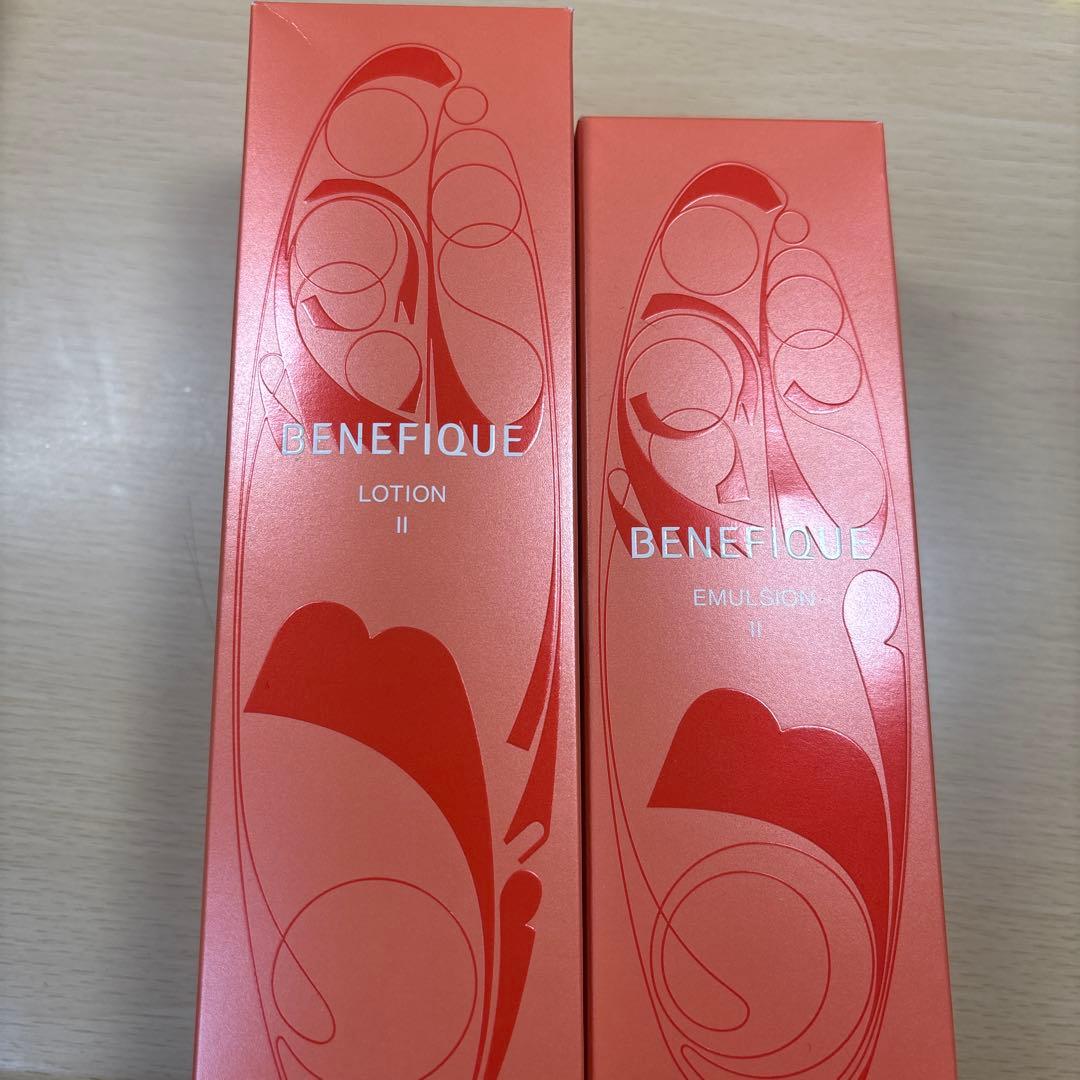 ベネフィーク 化粧水 乳液 キメ美肌・ハリ美肌に導く2つの化粧水＆乳液｜ベネフィーク(BENEFIQUE