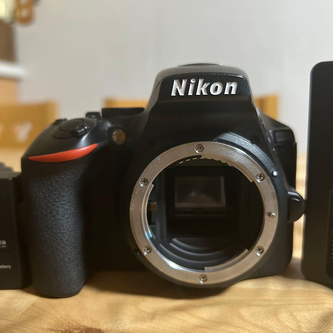 美品・シャッター数12,891回】Nikon D5600 一眼レフの通販はau PAY