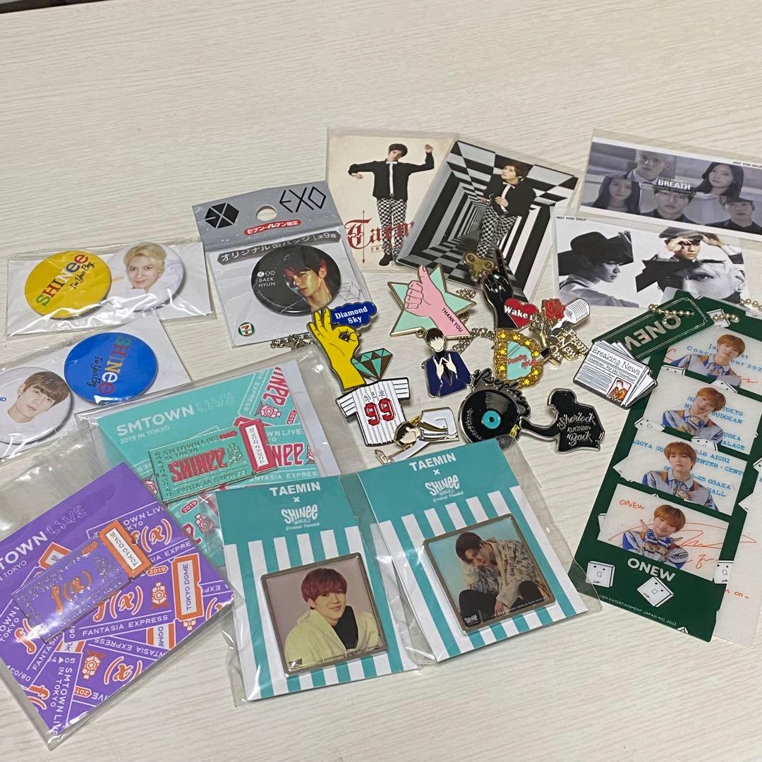 Shinee グッズ バッチ f(x) EXO おまけ付けます 劇場版 うたの☆プリンスさまっ♪ TABOO NIGHT XXXX チケットケース