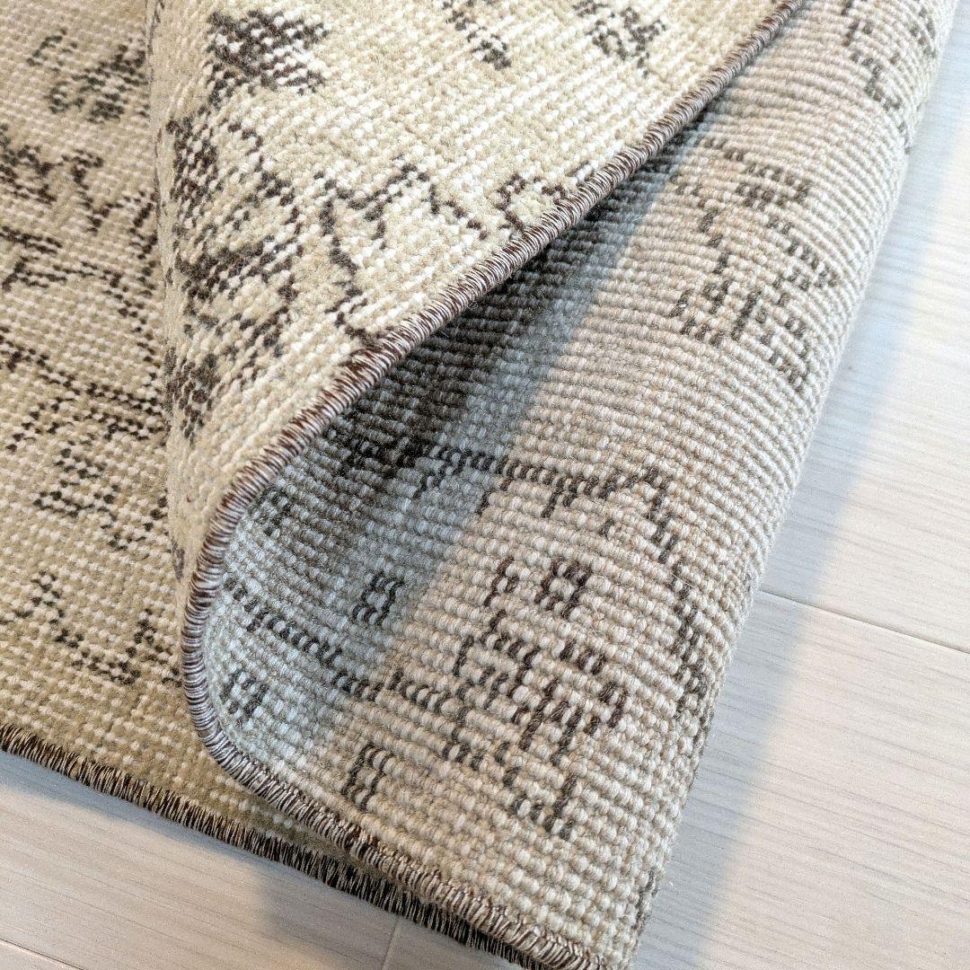 トルコヴィンテージラグ ベージュ系 ボタニカル柄 106x209の通販はau