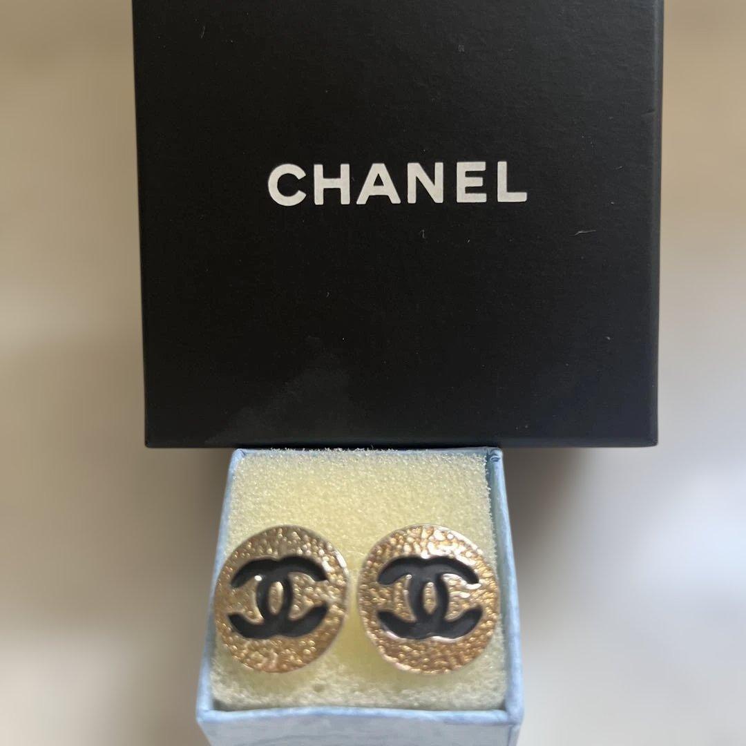 本日限定セール】CHANELノベルティ ピアス - メルカリ