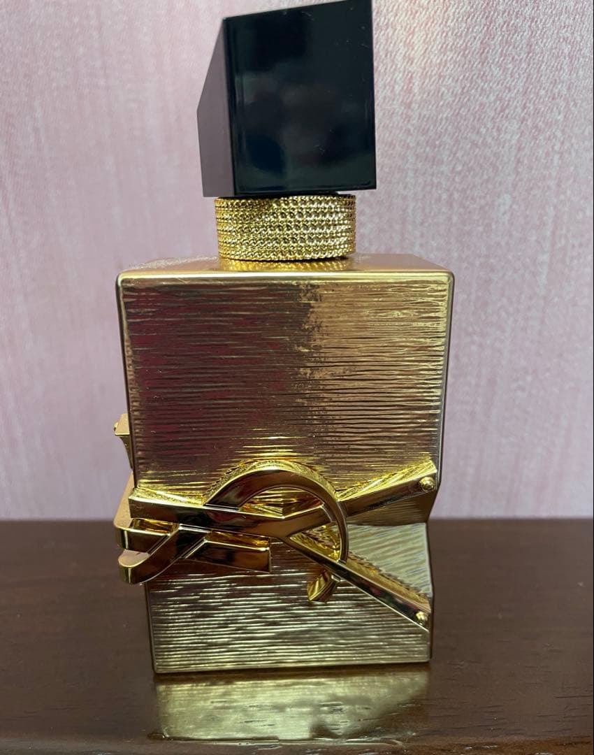 イブサンローラン ホリデー 香水 リブレオーデパルファム バニラ