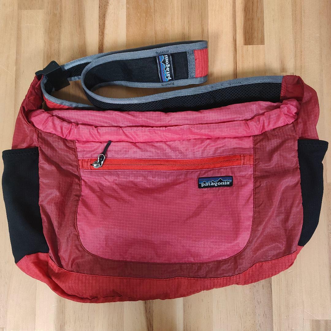 パタゴニア ライトウェイト トラベル クーリエ 48812 レッド - メルカリ