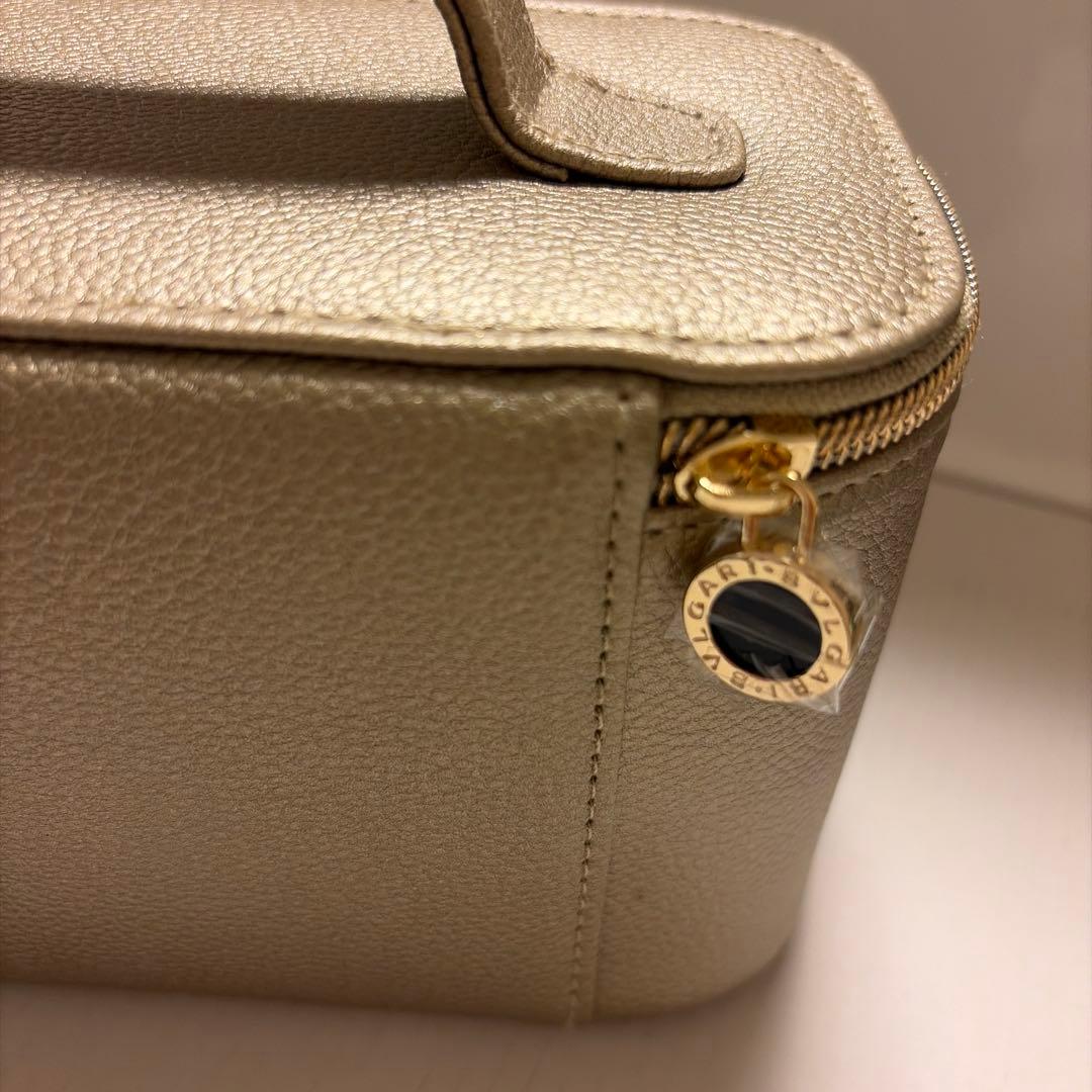 新品未使用】エミレーツ航空ファーストクラスBVLGARI アメニティポーチ