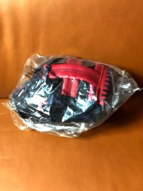 新品☆最高級USA限定発売☆星条旗ロゴ☆アンダーアーマー☆内野手