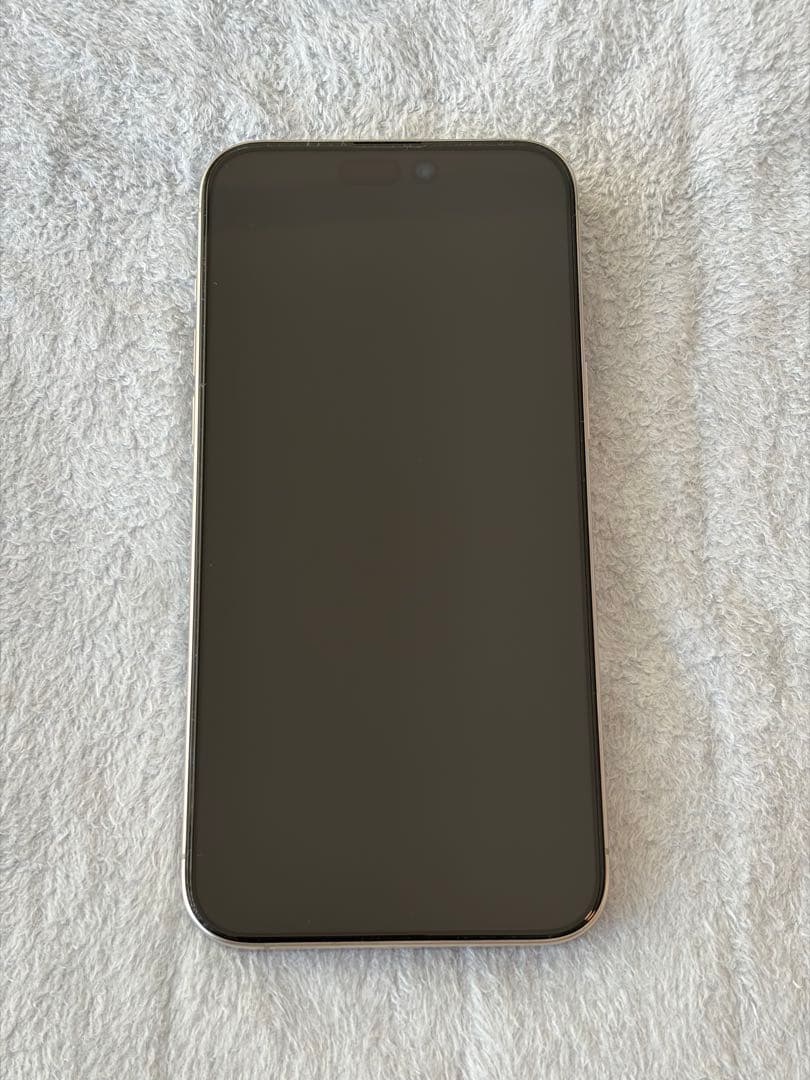 美品　iPhone15 ProMax 256GB ナチュラルチタニウム iPhone 15 Pro Max 256GB - ナチュラルチタニウム（SIMフリー）[整備済