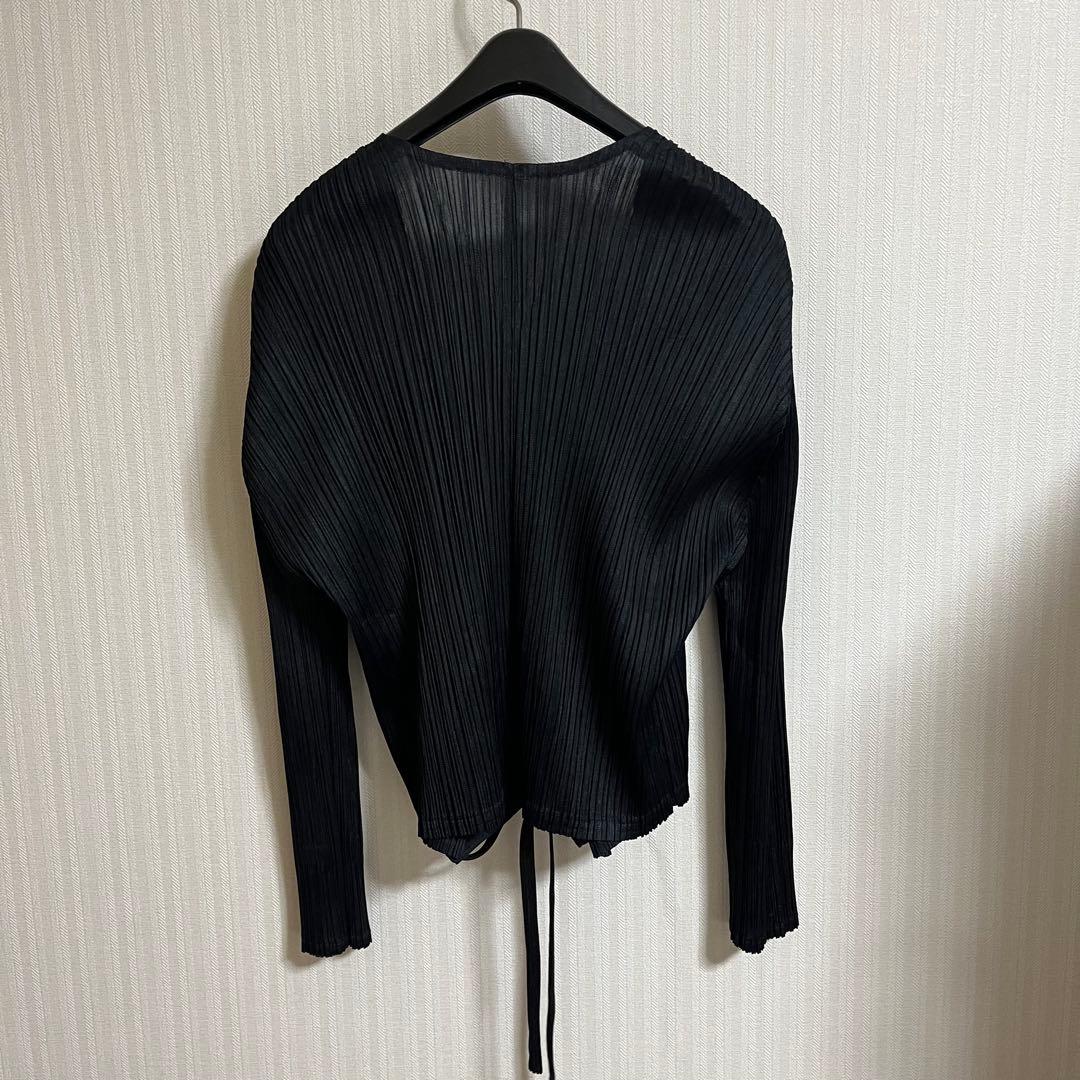 PLEATSPLEASE イッセイミヤケ カーディガン Wrap ブラック - メルカリ