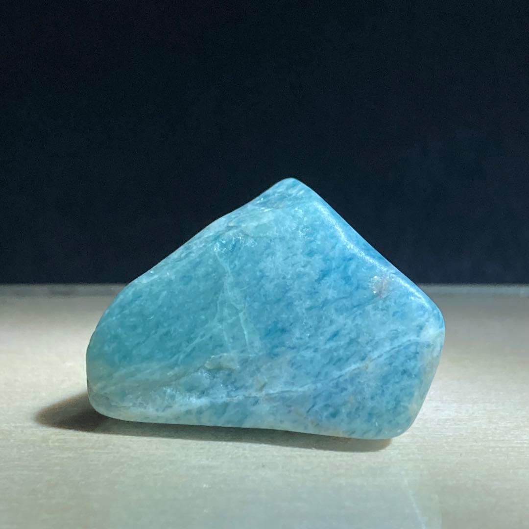 糸魚川翡翠 入りコン沢 青翡翠 インクブルー コバルトブルー 原石 37.3