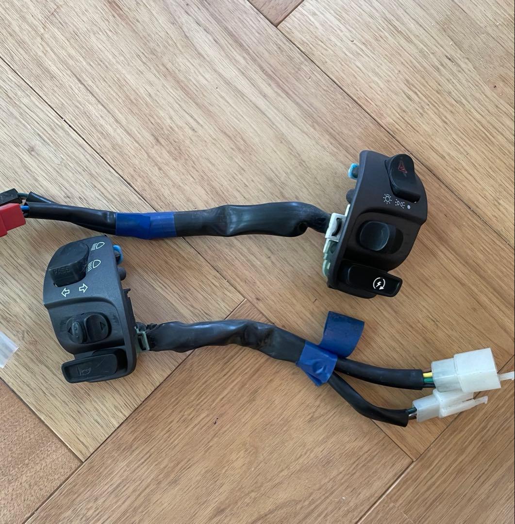 シグナスX　4型/5型　台湾仕様スイッチキット　ハザード　ライトON/OFF可能 シグナスX・BW'S125のカスタムパーツショップ [ Partyup / パーティー