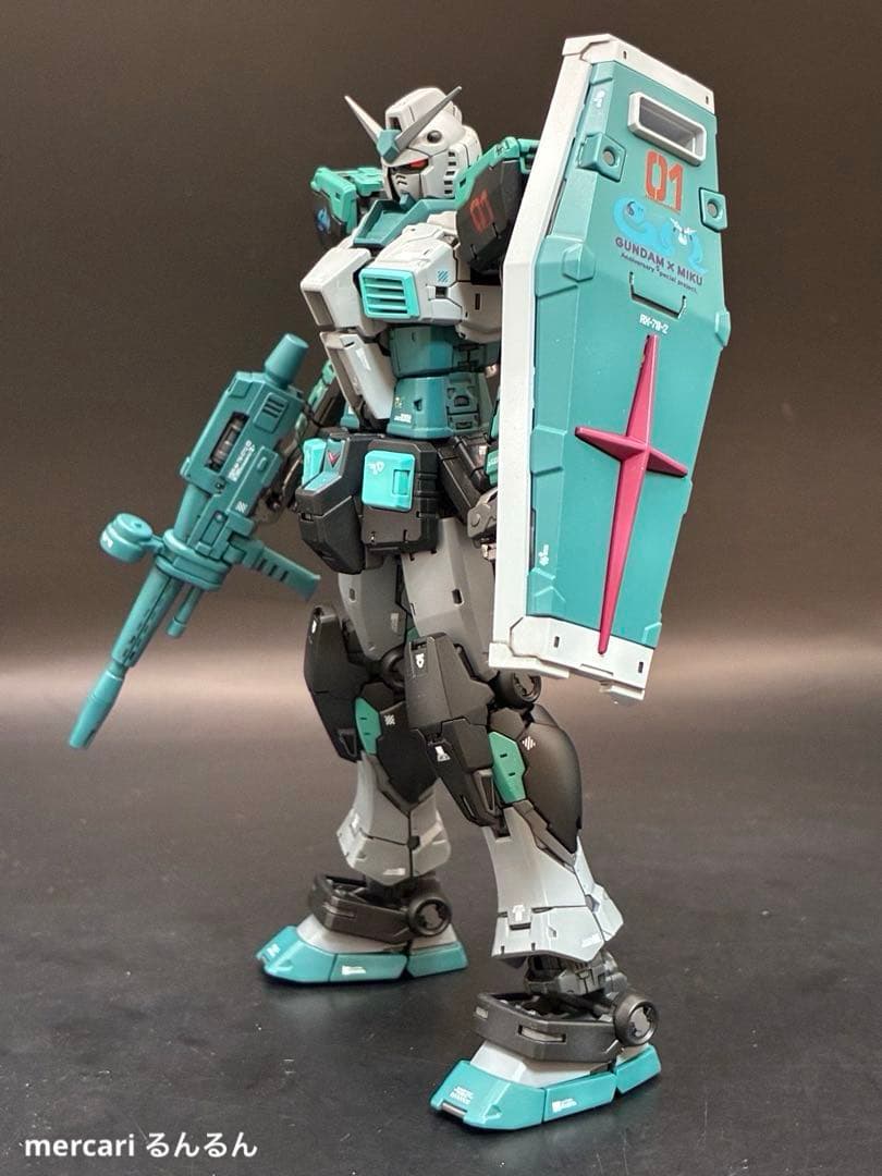 RG 1/144 RX-78-2ガンダムVer.2.0初音ミクカラー 塗装完成品 - メルカリ