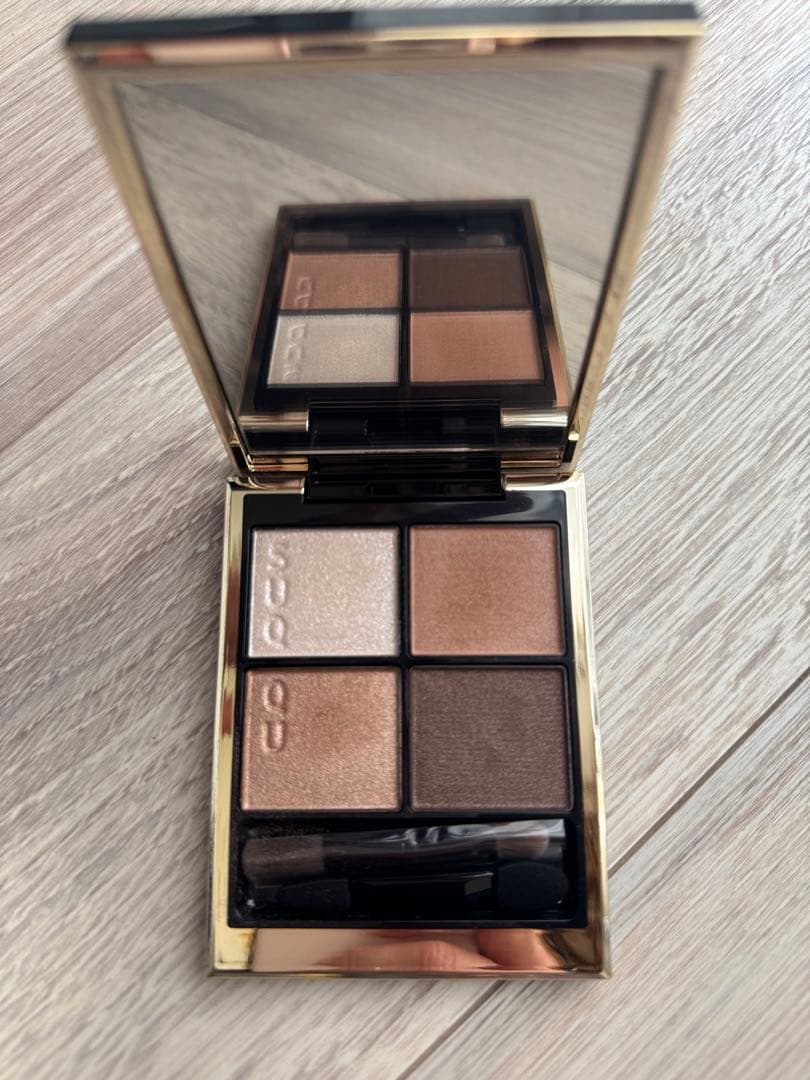 SUQQU 凛覗　ほぼ新品