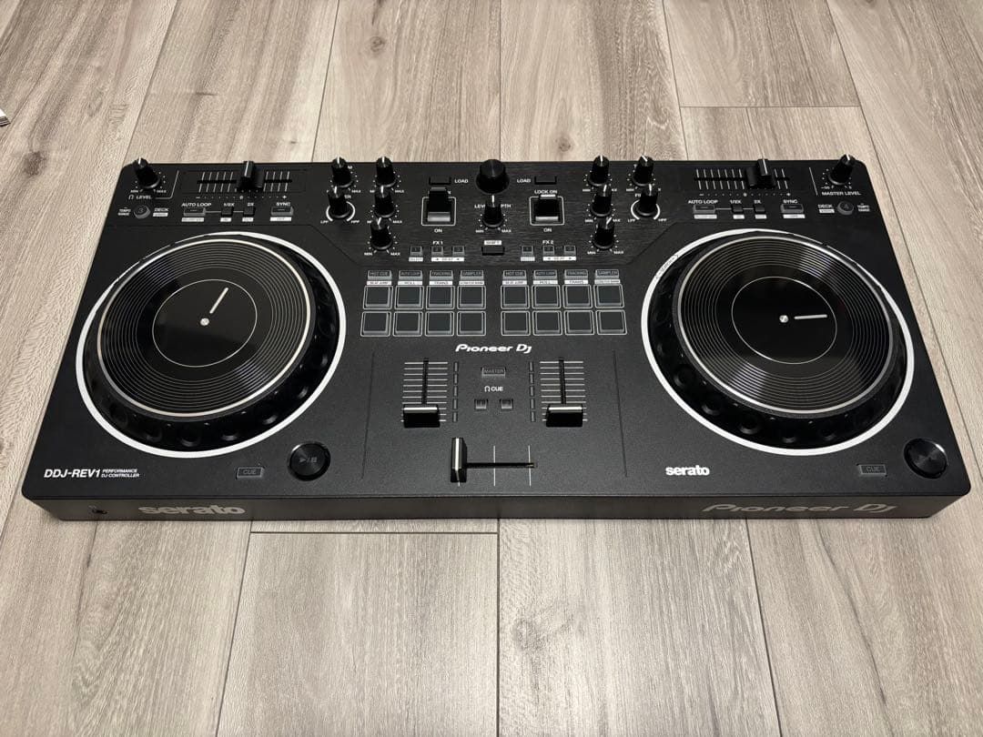 Pioneer DJ DJ-REV1 コントローラー Controlador de DJ Pioneer DDJ-REV1, de 2 canais, para Serato DJ