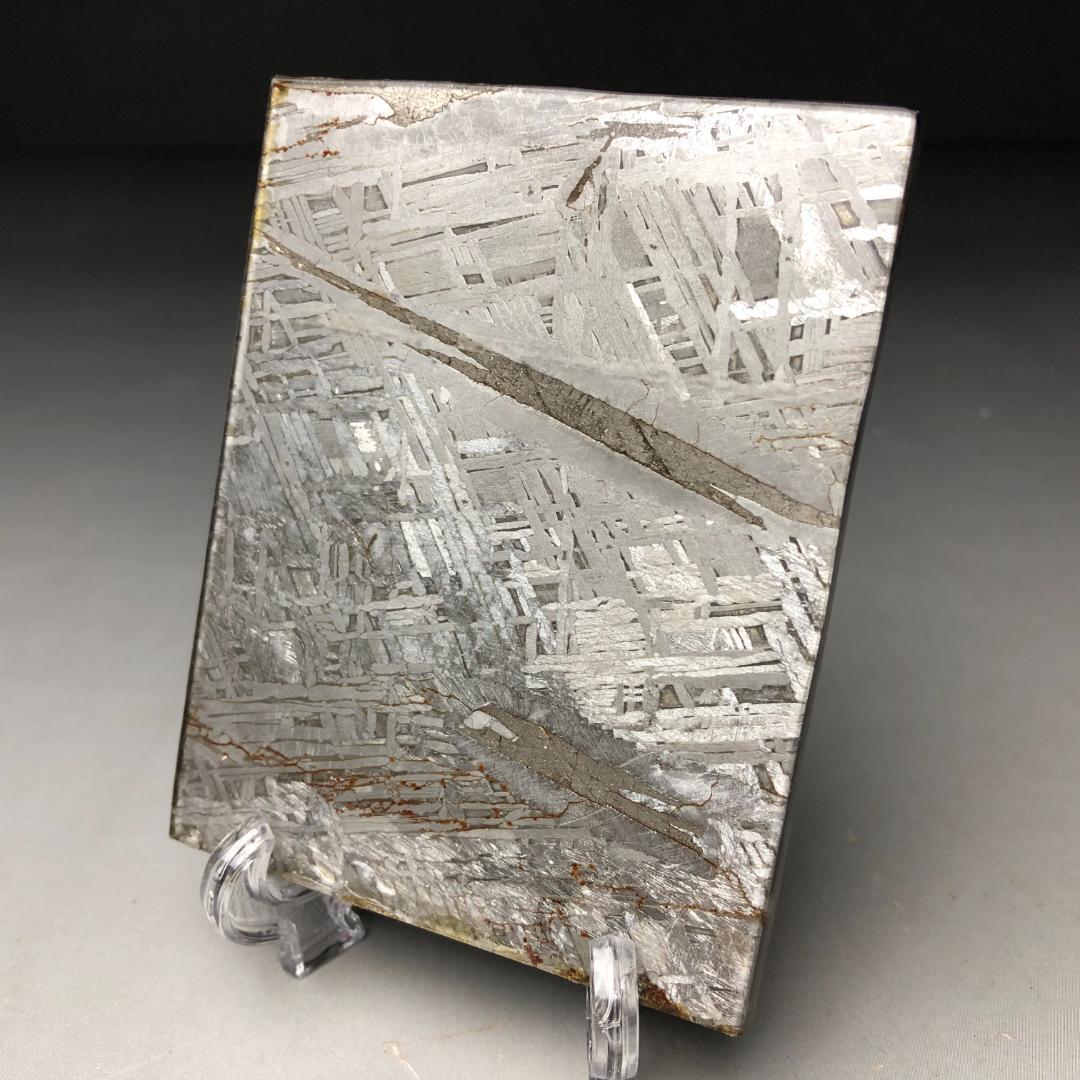 アルタイ隕石　 鉄隕石　メテオライト鉄隕石　原石　重さ約263ｇ 動画】【1点もの】メテオライト(アルタイ隕石) 彫刻入りペンダント