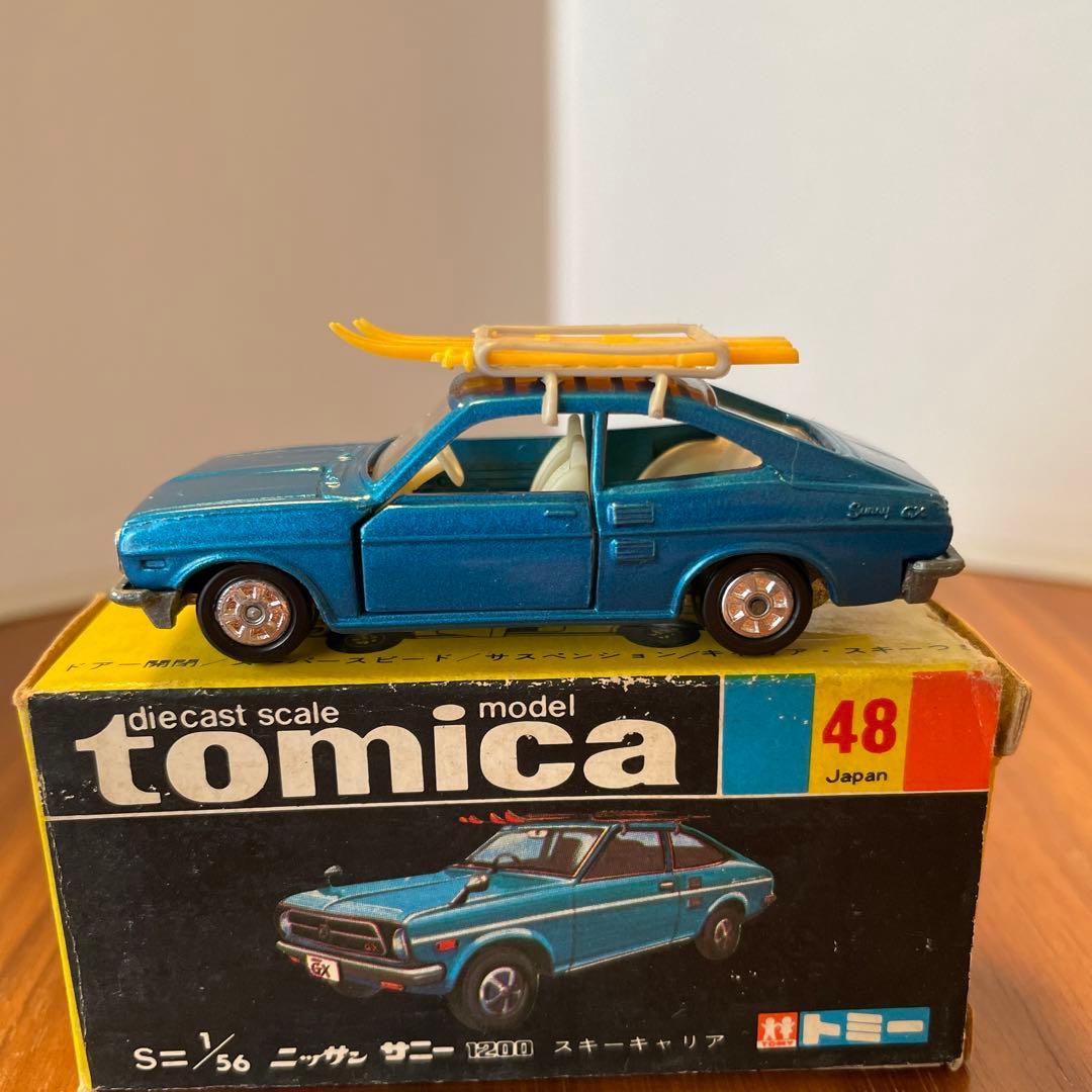 トミカ黒箱 サニー1200 スキーキャリア+ 予備スキー板 - メルカリ