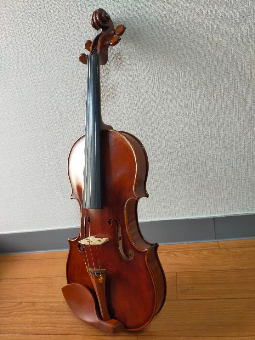 ヴァイオリン（a comtemporary violin） Lazzaro-Zucchi-Violin-4.jpg