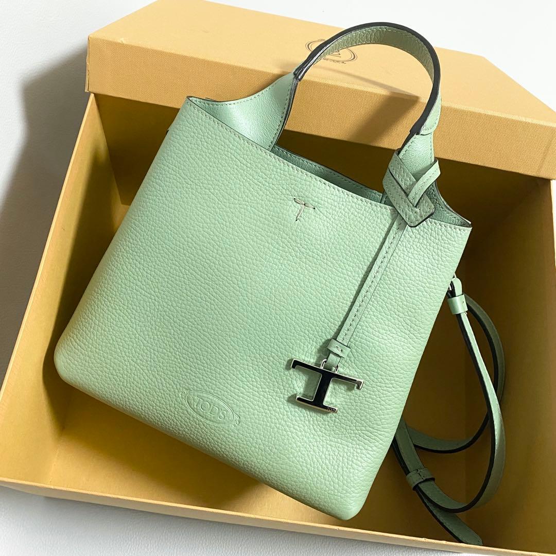 新品 A-griffe バッグ アグリ東京 世界にひとつ 英字新聞