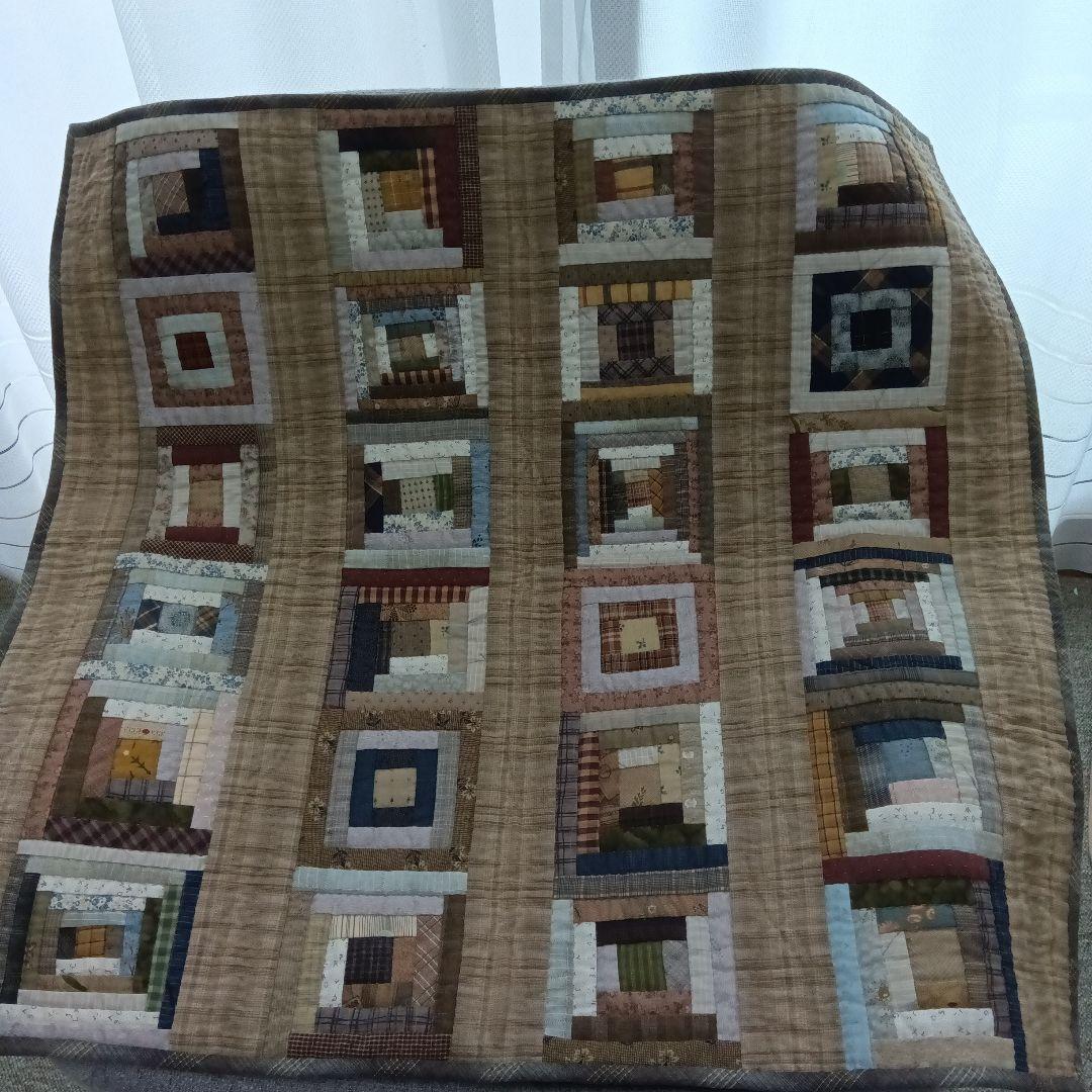 ログキャビンのパッチワークキルト(小) パッチワークキルト ログキャビン 小 その他インテリア雑貨 ハウリン