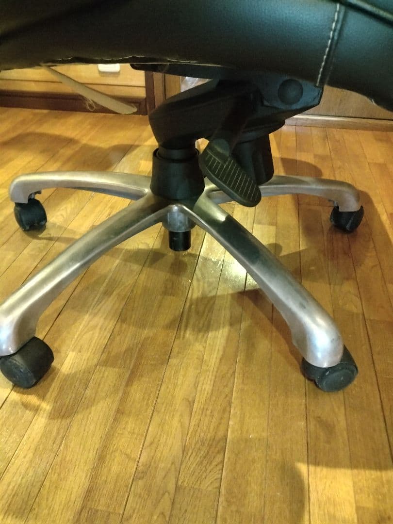 直引取割引可【美品】イトーキ製 牛革デスクチェア 発送元埼玉県