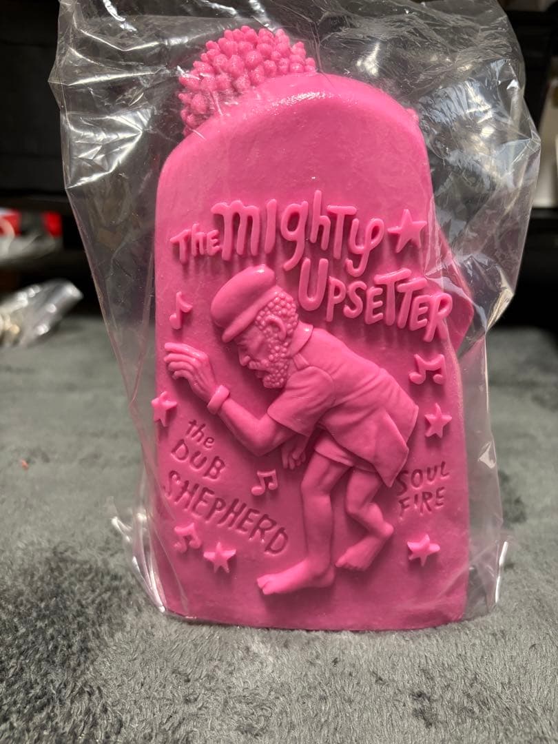 HMV Record Shop限定カラー(ピンク) Lee Perryフィギィア - メルカリ