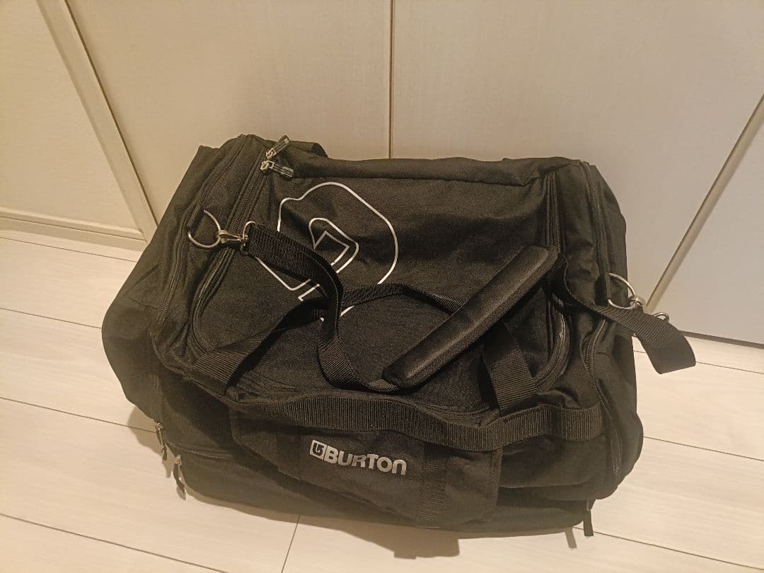 美品 BURTON ボストンバッグ ブラック スノーボード スキー 大容量 2026年最新】バートン ダッフルバッグの人気アイテム - メルカリ