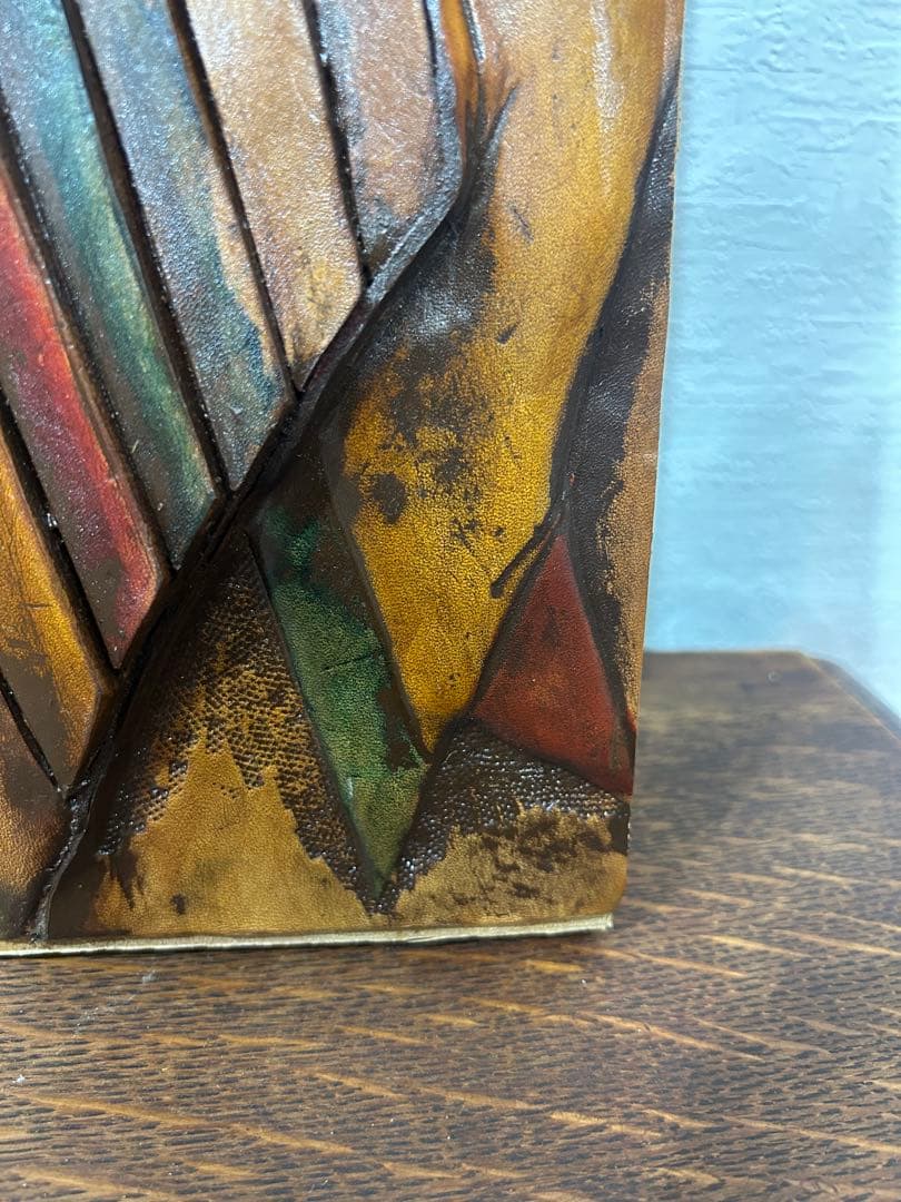 ヴィンテージ 革のレリーフアート M.Ohara サイン入り 壁掛けアート