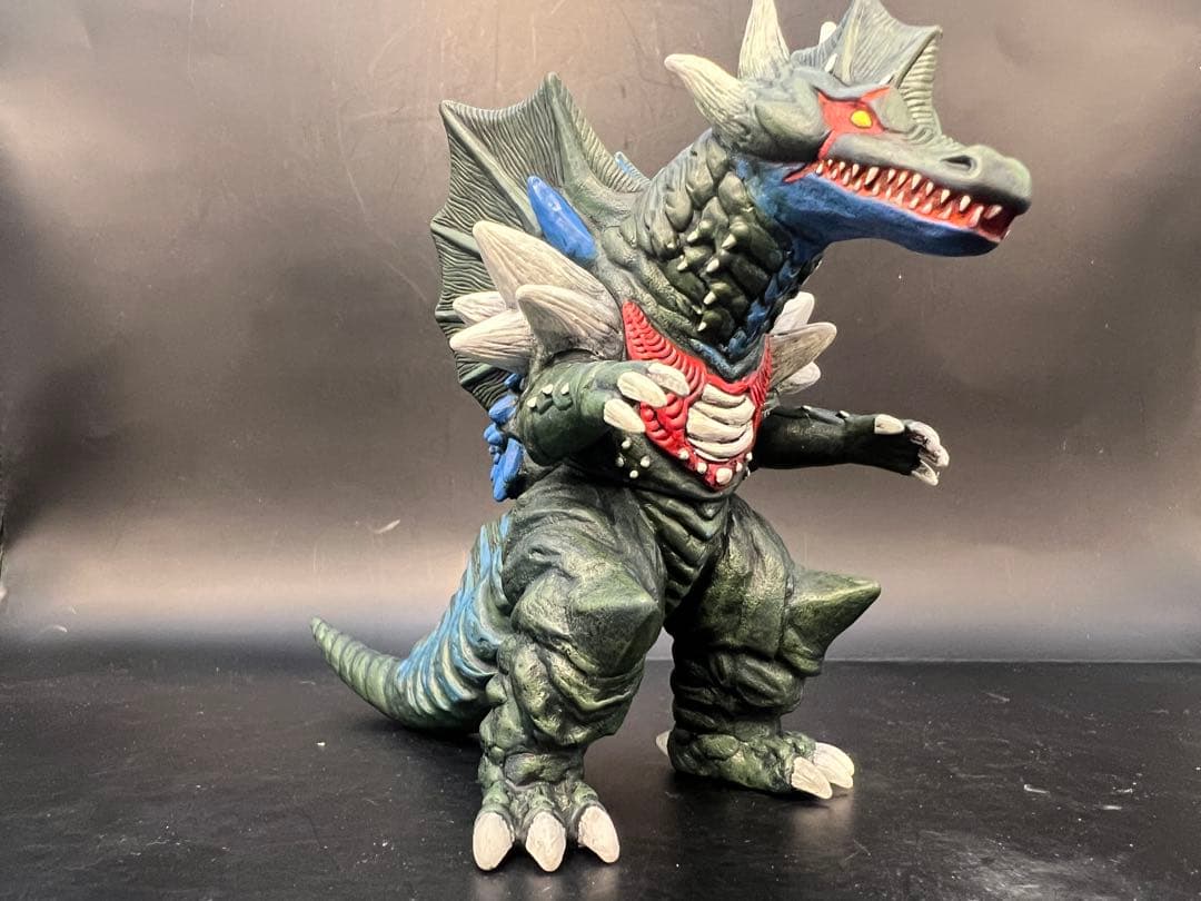 ◾️ガイリュウガ◾️ウルトラ怪獣シリーズ◾️リペイント完成品