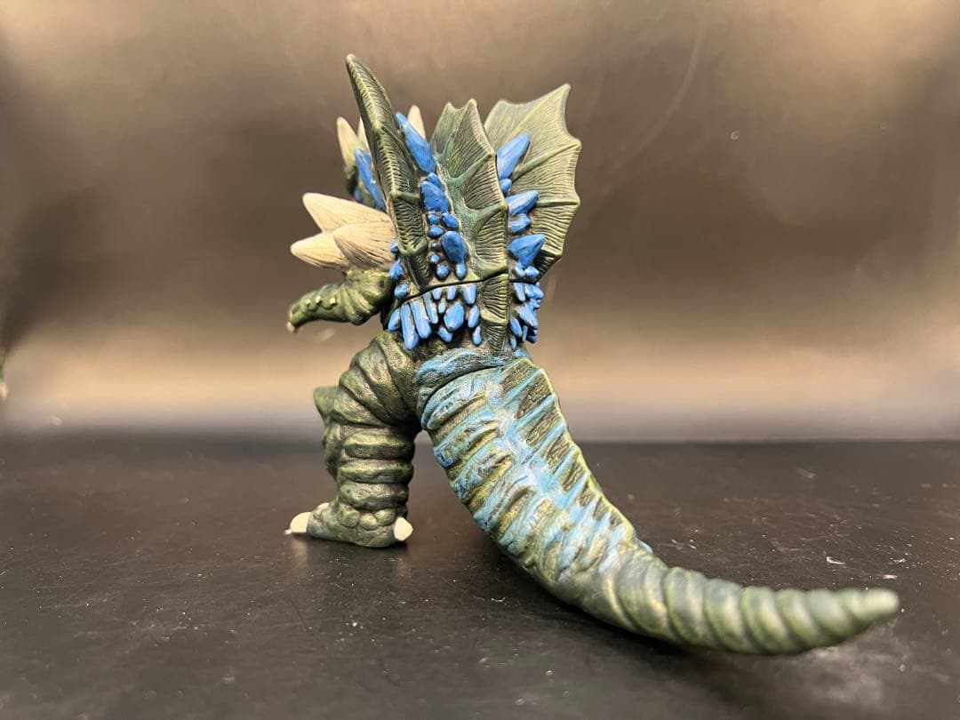 ◾️ガイリュウガ◾️ウルトラ怪獣シリーズ◾️リペイント完成品