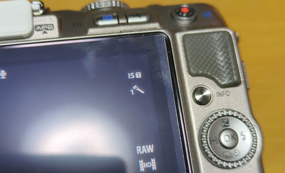 週末値下げ【シャッター回数4781回 手振れ補正故障無し】オリンパス E-PL3