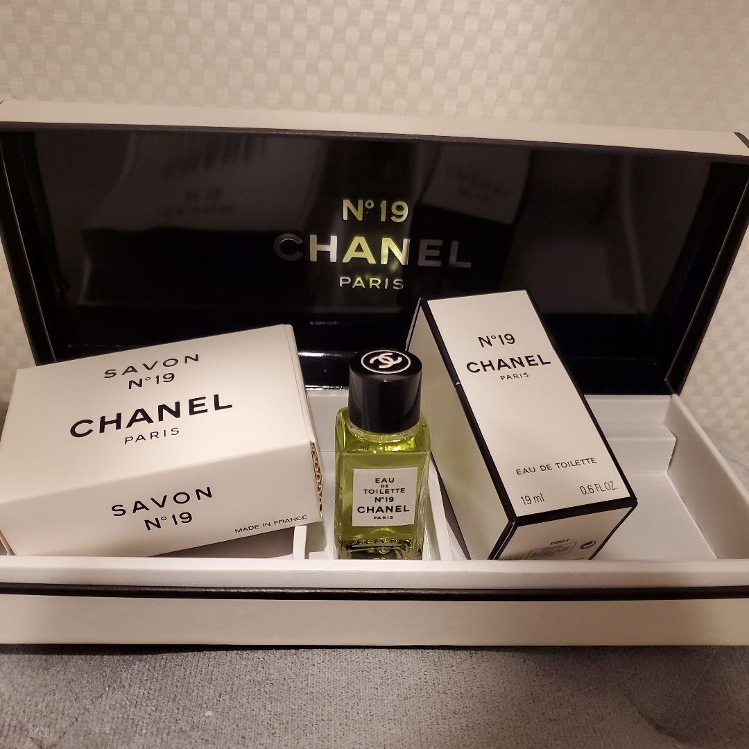 CHANEL N°19 香水とサボンセット レ ゼクスクルジフ ドゥ シャネル」のフレグランスセットが登場 好きな